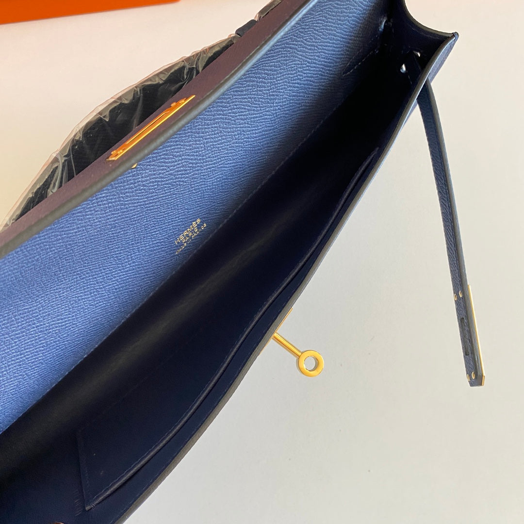 KELLY CUT 31 IN CLASSIC BLUE CALFSKIN WITH GOLD HARDWARE