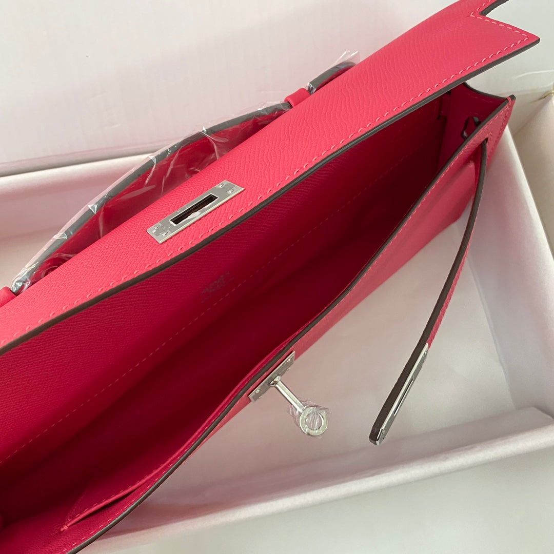 KELLY CUT 31 IN CHERRY RED CALFSKIN WITH SILVER HARDWARE