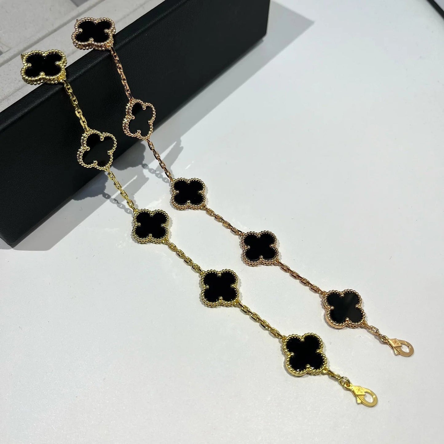 [Liorra] CLOVER 5 MOTIF ONYXS BRACELET COLLECTION