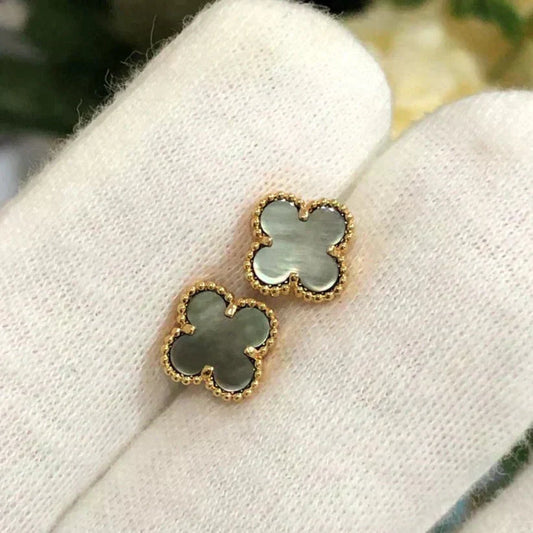 [Liorra]CLOVER MINI 9.5MM GRAY MOP EARRINGS