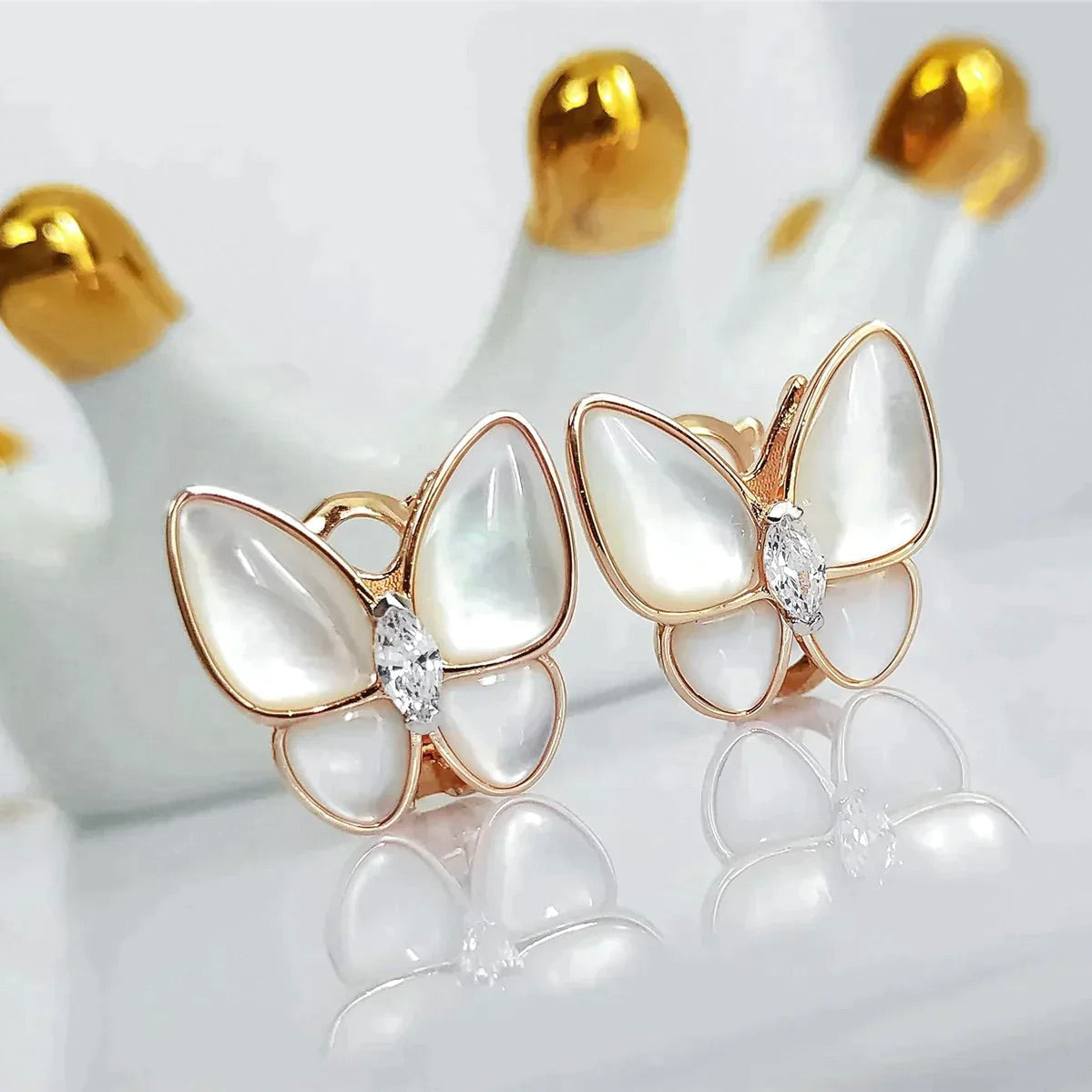 [Liorra]BUTTERFLY MOP DIAMOND EARRINGS