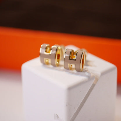 [Liorra]MINI POP H GOLD EARRINGS GREY