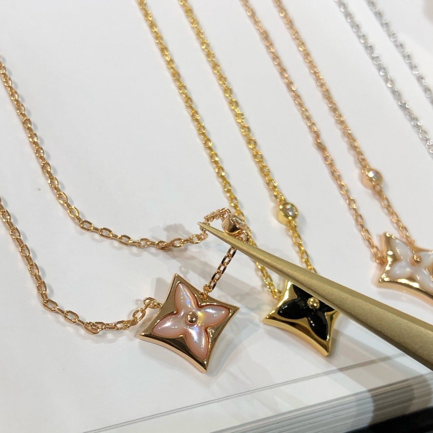 [Liorra]STAR BLACK MOP NECKLACE
