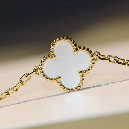 [Liorra]CLOVER 20 MOTIFS WHITE MOP NECKLACE