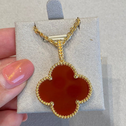 [Liorra]CLOVER 25MM NECKLACE GOLD CARNELIAN