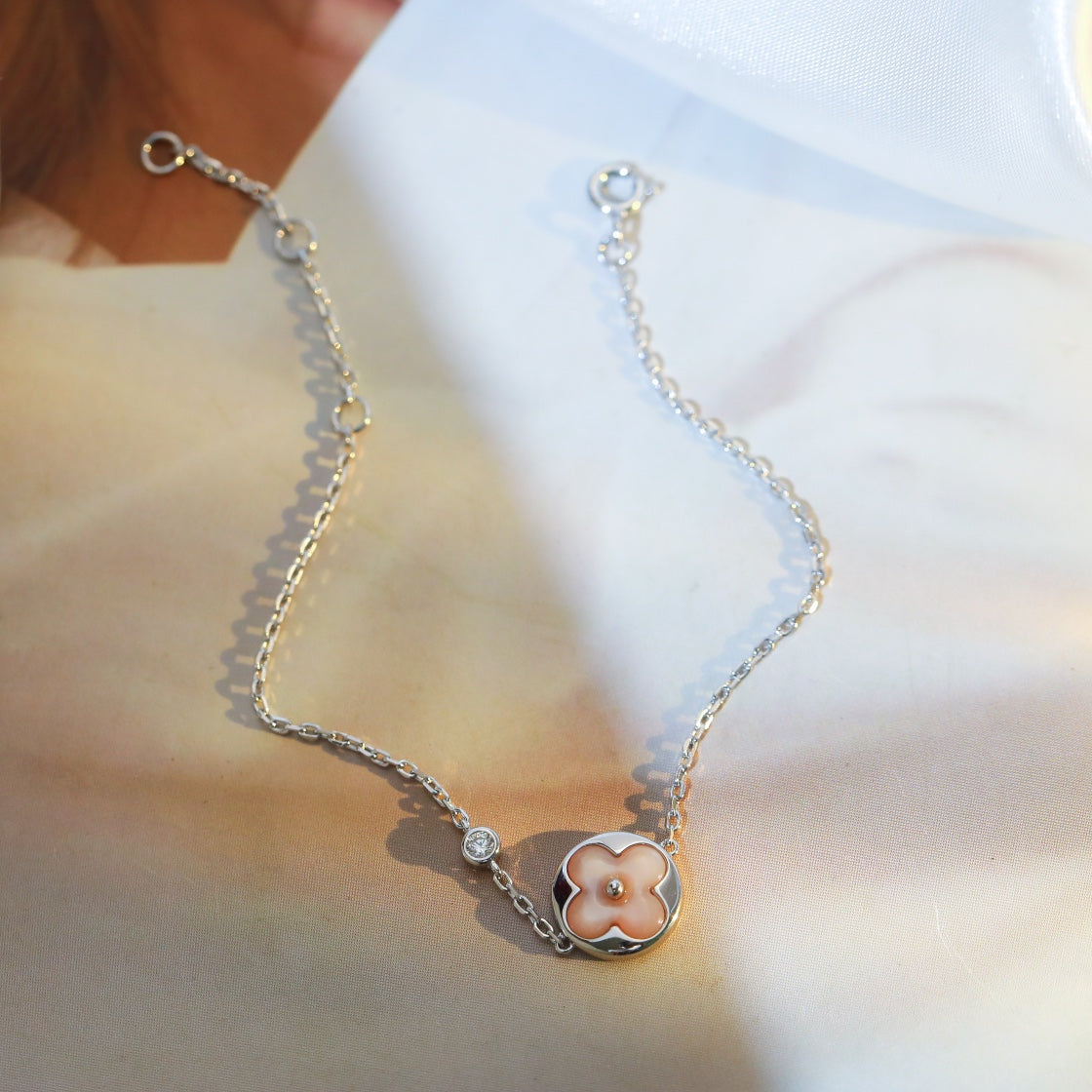 [Liorra]SUN MOTIF PINK MOP SILVER BRACELET