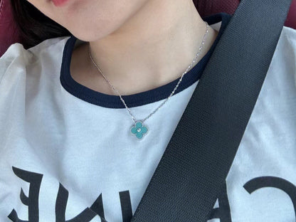 [Liorra]CLOVER 1 DIAMOND LIGHT BLUE SILVER NECKLACE