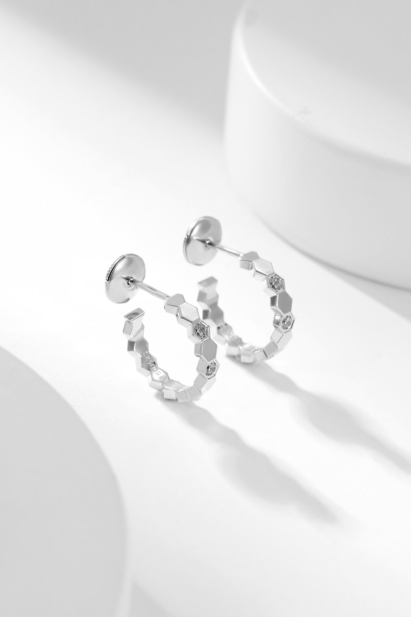 [Liorra]BEE LOVE DIAMOND HOOP EARRINGS