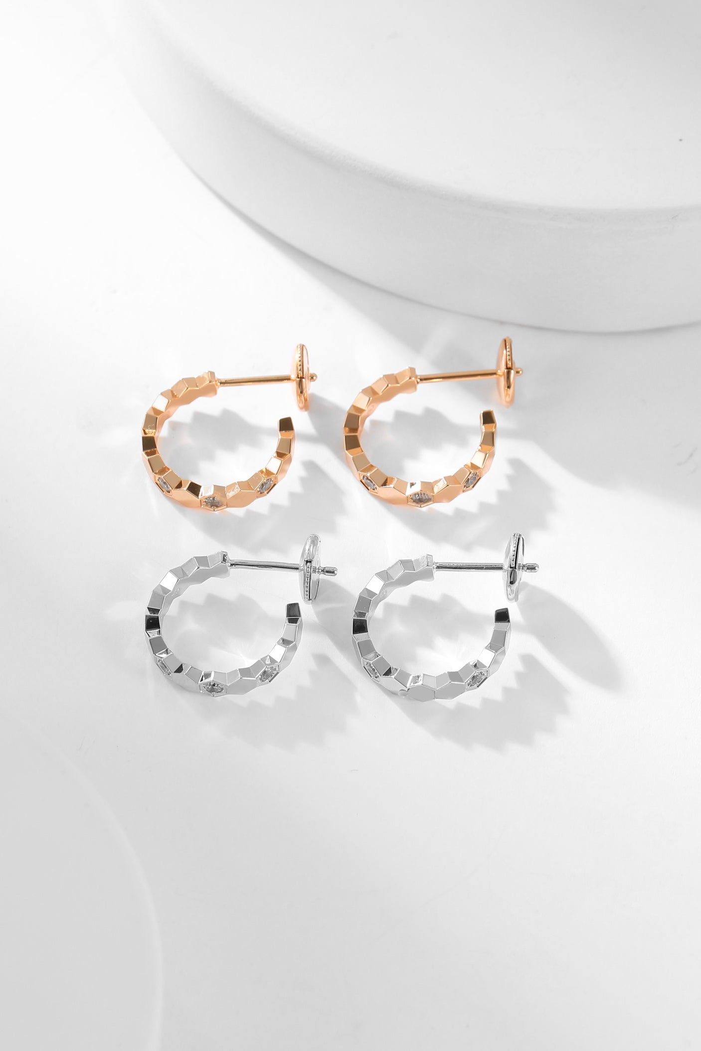 [Liorra]BEE LOVE DIAMOND HOOP EARRINGS