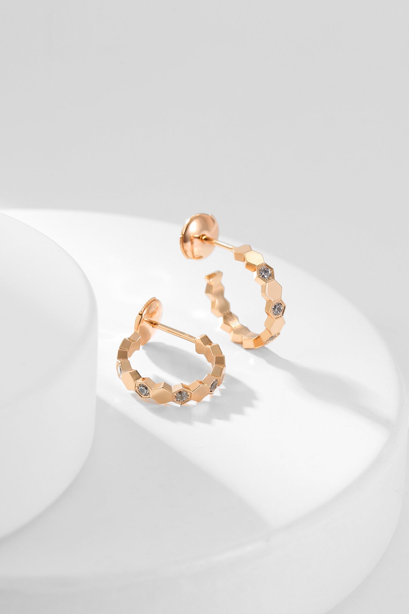 [Liorra]BEE LOVE DIAMOND HOOP EARRINGS