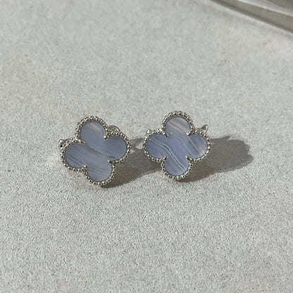 [Liorra]CLOVER CHALCEDONY SILVER STUD EARRINGS
