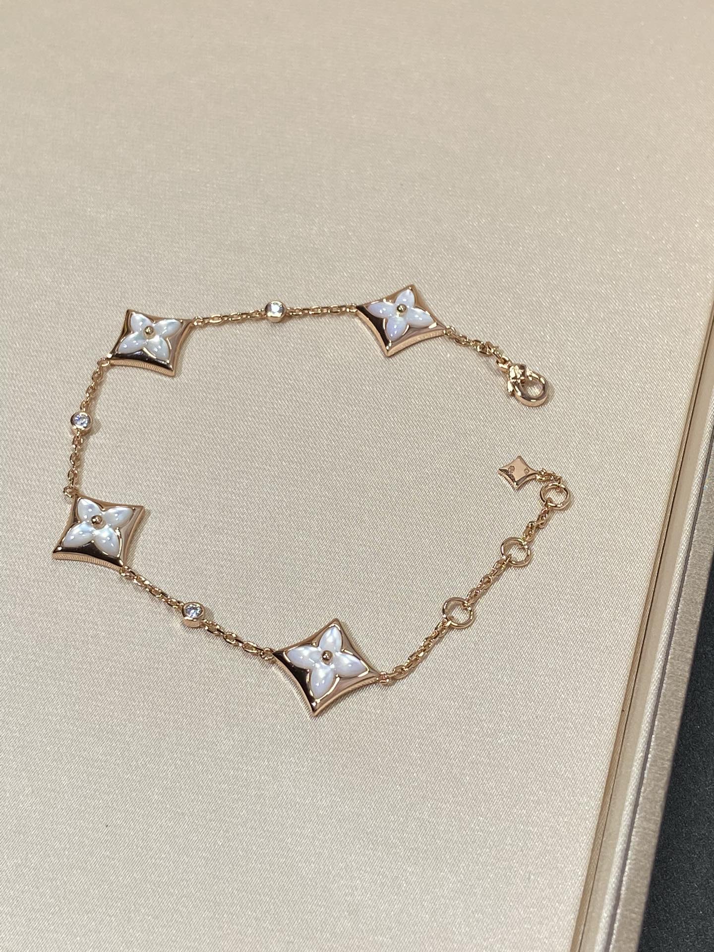 [Liorra]STAR 4 MOTIF MOP DIAMOND PINK GOLD BRACELET