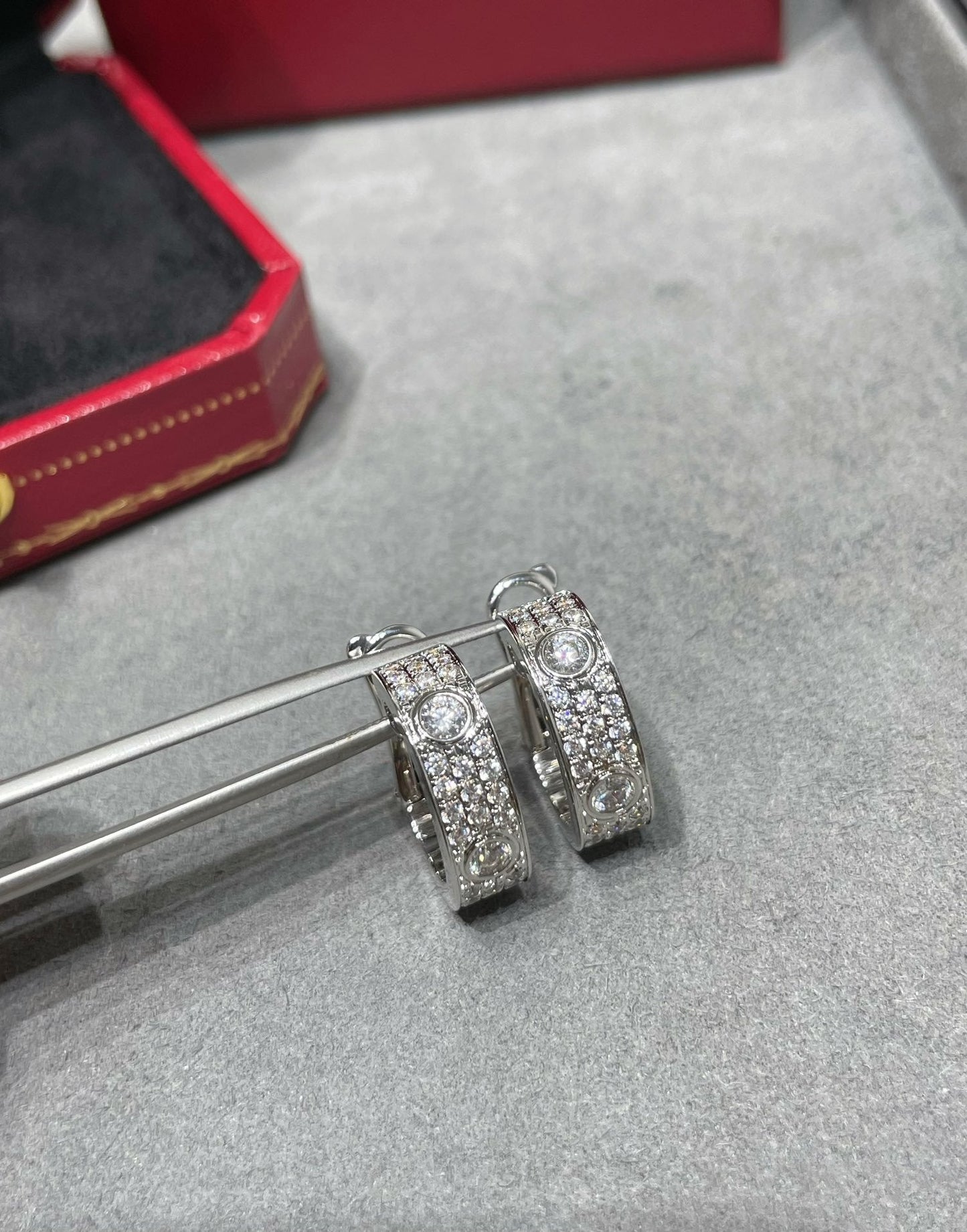 [Liorra]LOVE 5.5MM DIAMOND PAVED EARRINGS