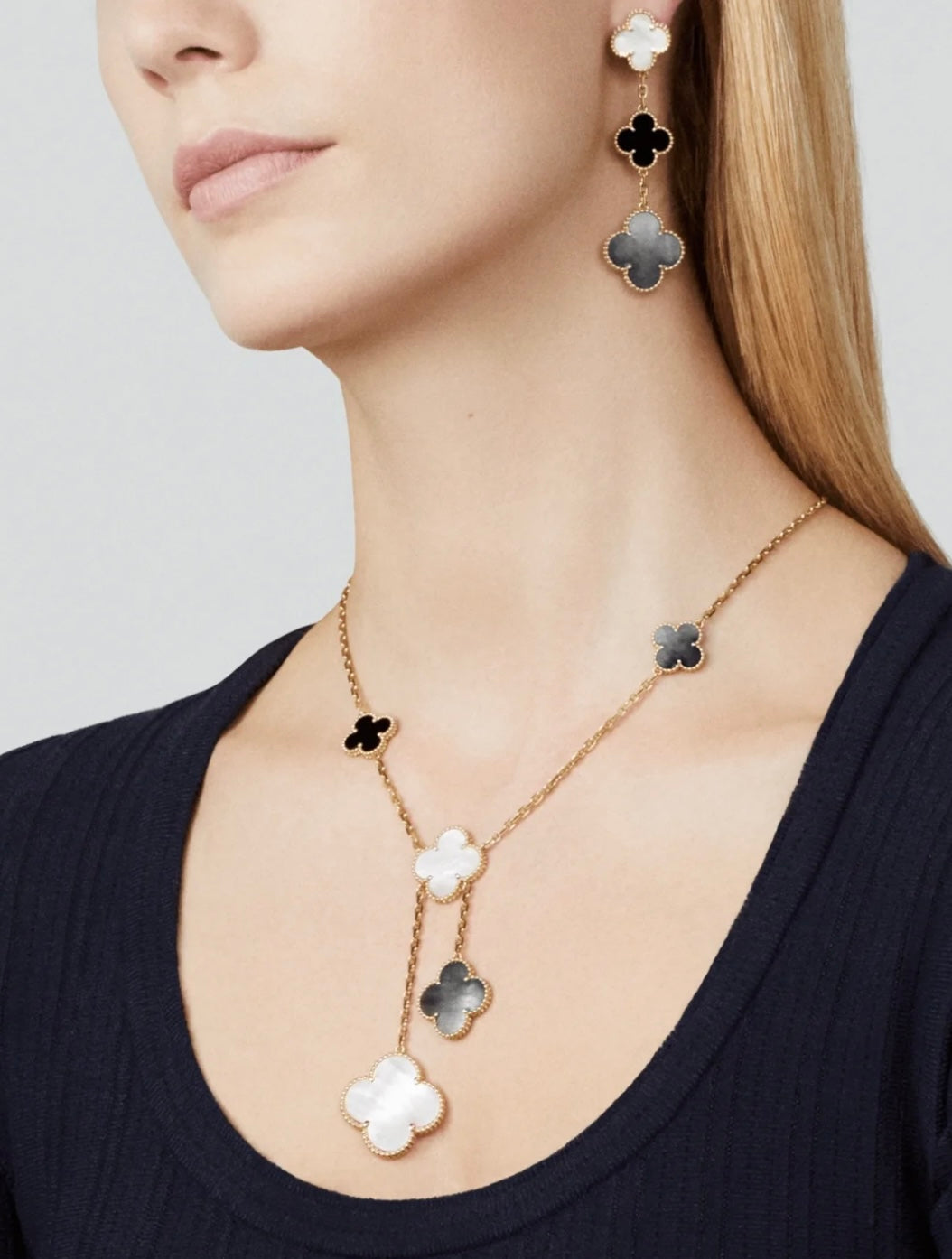 [Liorra]CLOVER 3 MOTIF MOP ONYX DARK MOP PINK GOLD EARRINGS
