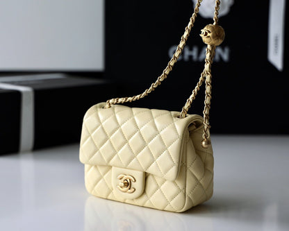 FLAP BAG 17CM YELLOW LAMBSKIN GOLD HARDWARE