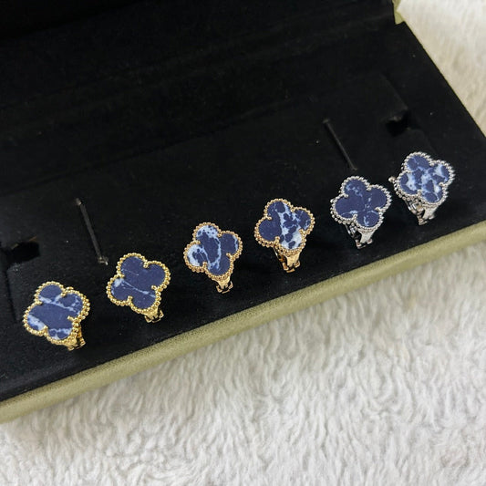 [Liorra]CLOVER PIETERSITE MEDIUM STUD EARRINGS