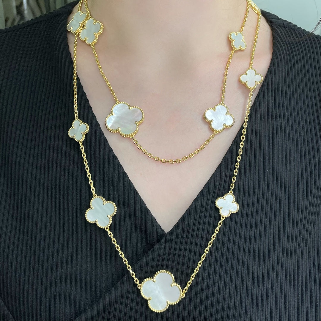 [Liorra]CLOVER 16 MOTIF WHITE MOP GOLD NECKLACE
