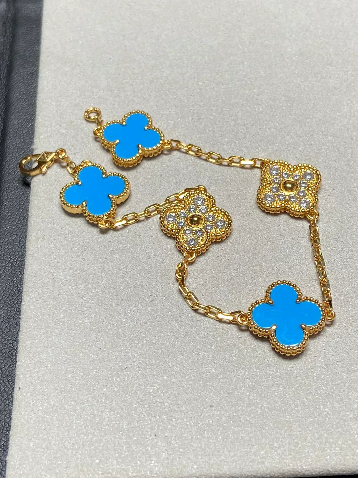[Liorra] CLOVER 5 MOTIF BLUE AGATE BRACELET COLLECTION