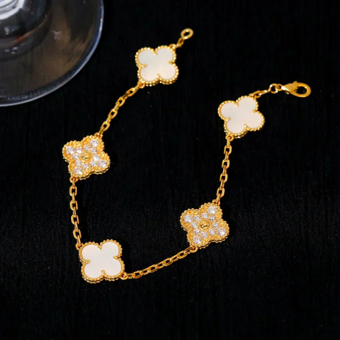 [Liorra]CLOVER WHITE PEARL MOP 5 MOTIF BRACELET COLLECTION