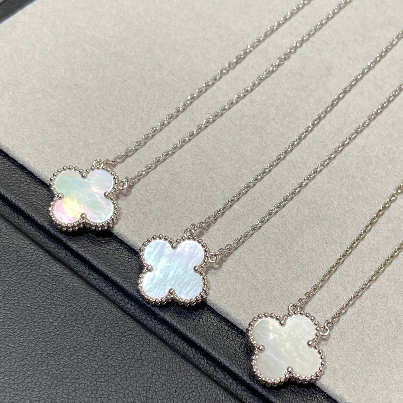 [Liorra]CLOVER MEDIUM SILVER WHITE MOP NECKLACE