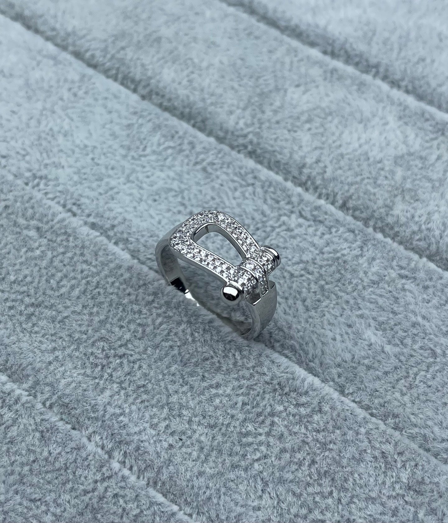 [Liorra]Wide Hoof-Shaped Diamond-Studded Ring