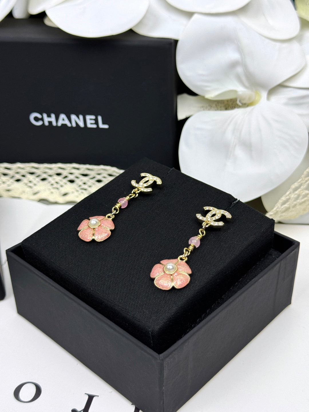 [Liorra]26C Pink Camellia Enamel Pendant with Double C Earrings