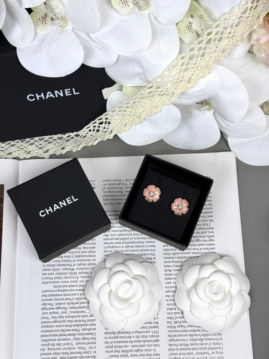 [Liorra]26C Pink Camellia Pearl Enamel Stud Earrings