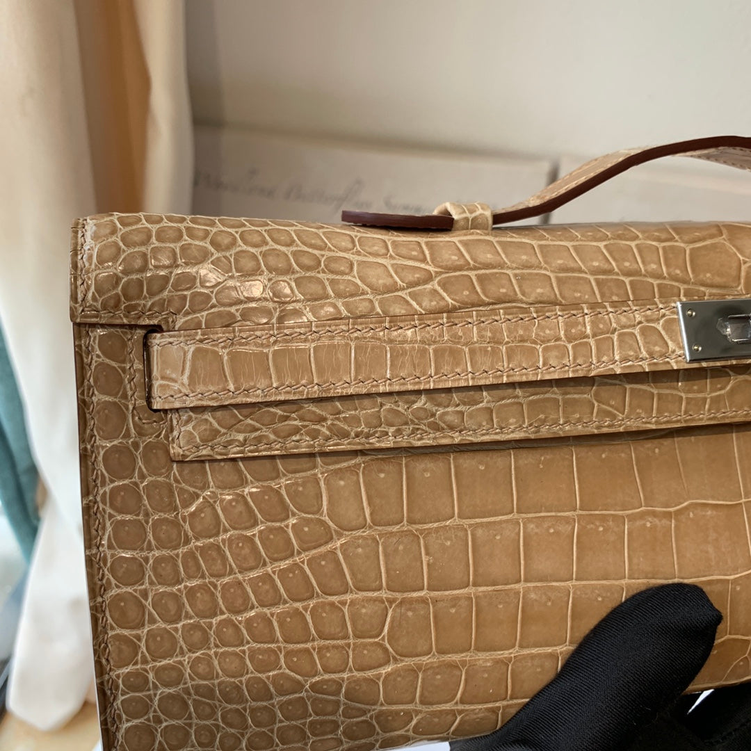 KELLY CUT 31 IN TORTILLA BROWN ALLIGATOR LEATHER WITH SILVER HARDWARE (MADE-TO-ODER)