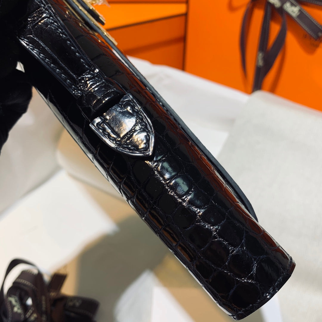 KELLY CUT 31 IN BLACK SHINY ALLIGATOR LEATHER WITH GOLD HARDWARE (MADE-TO-ODER)
