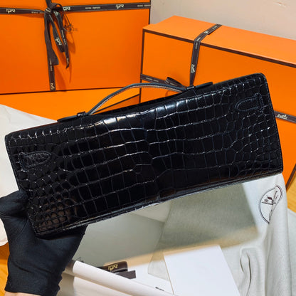KELLY CUT 31 IN BLACK SHINY ALLIGATOR LEATHER WITH GOLD HARDWARE (MADE-TO-ODER)
