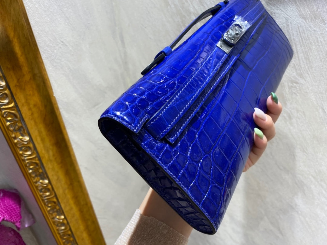 KELLY CUT 31 IN ADMIRAL BLUE SHINNY ALLIGATOR LEATHER WITH SILVER HARDWARE (MADE-TO-ODER)