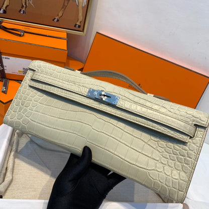KELLY CUT 31 IN PEARL GRAY ALLIGATOR LEATHER WITH SILVER HARDWARE (MADE-TO-ODER)