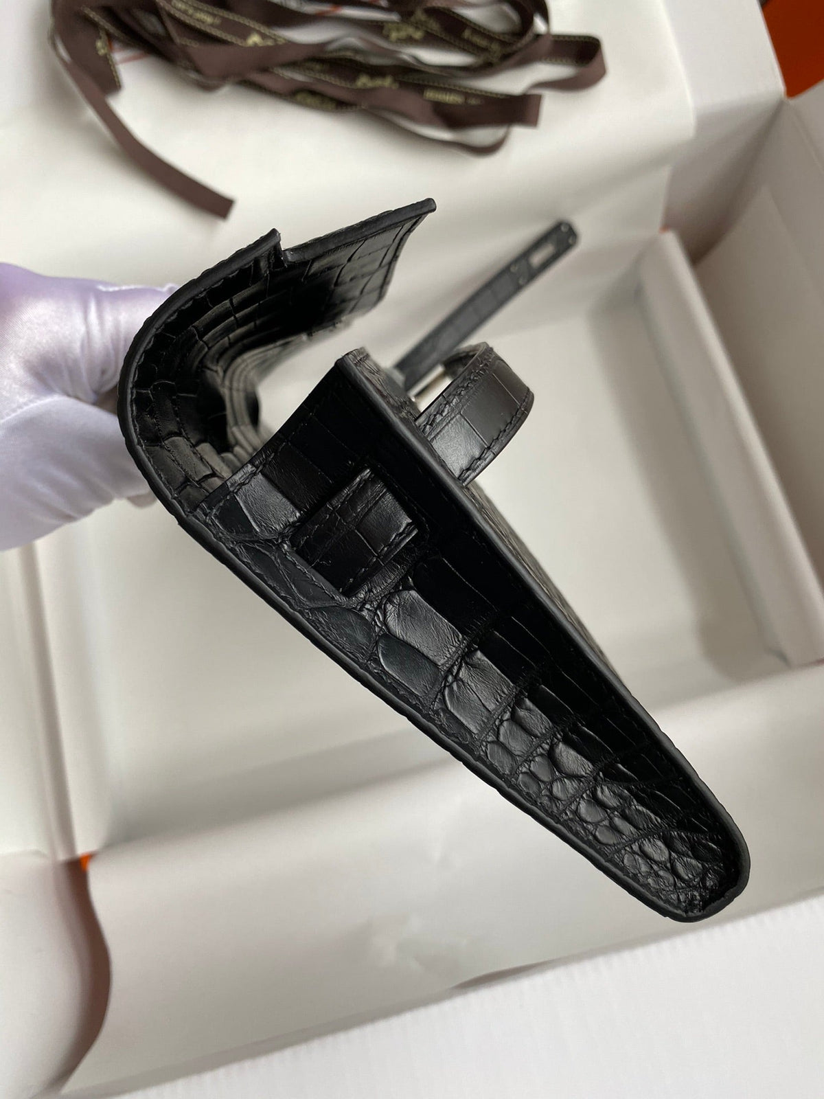 KELLY CUT 31 IN BLACK ALLIGATOR LEATHER WITH SILVER HARDWARE (MADE-TO-ODER)