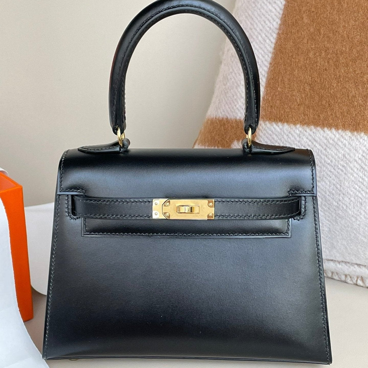KELLY MINI 20 BAG IN BLACK SMOOTH CALFSKIN WITH GOLD HARDWARE (MADE-TO-ODER)