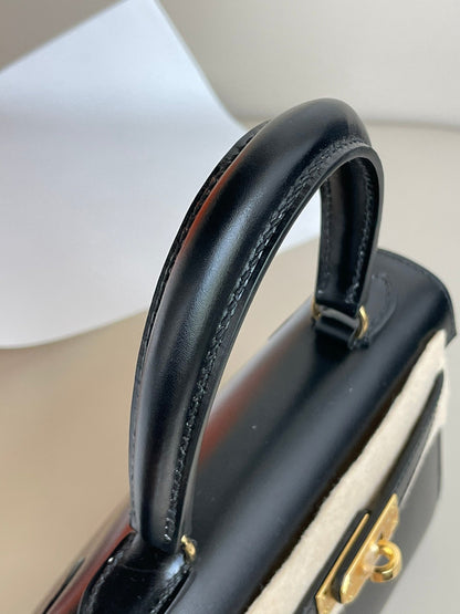 KELLY MINI 20 BAG IN BLACK SMOOTH CALFSKIN WITH GOLD HARDWARE (MADE-TO-ODER)