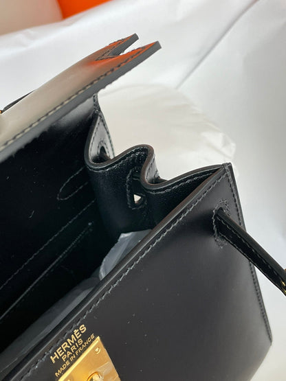 KELLY MINI 20 BAG IN BLACK SMOOTH CALFSKIN WITH GOLD HARDWARE (MADE-TO-ODER)