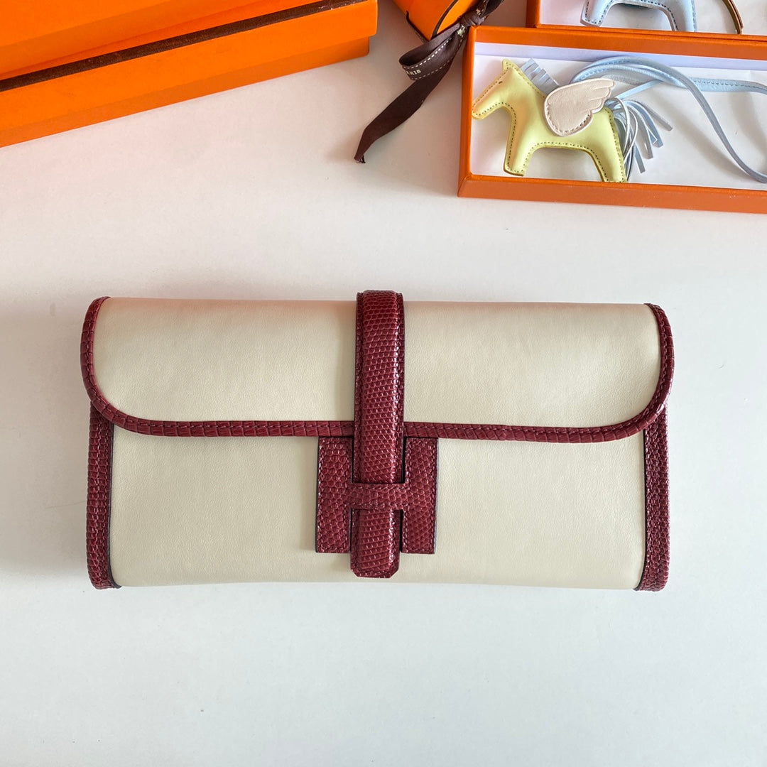 JIGE ELAN 29 CLUTCH IN WHITE CALFSKIN WITH GARNET RED LIZARD SKIN (MADE-TO-ODER)