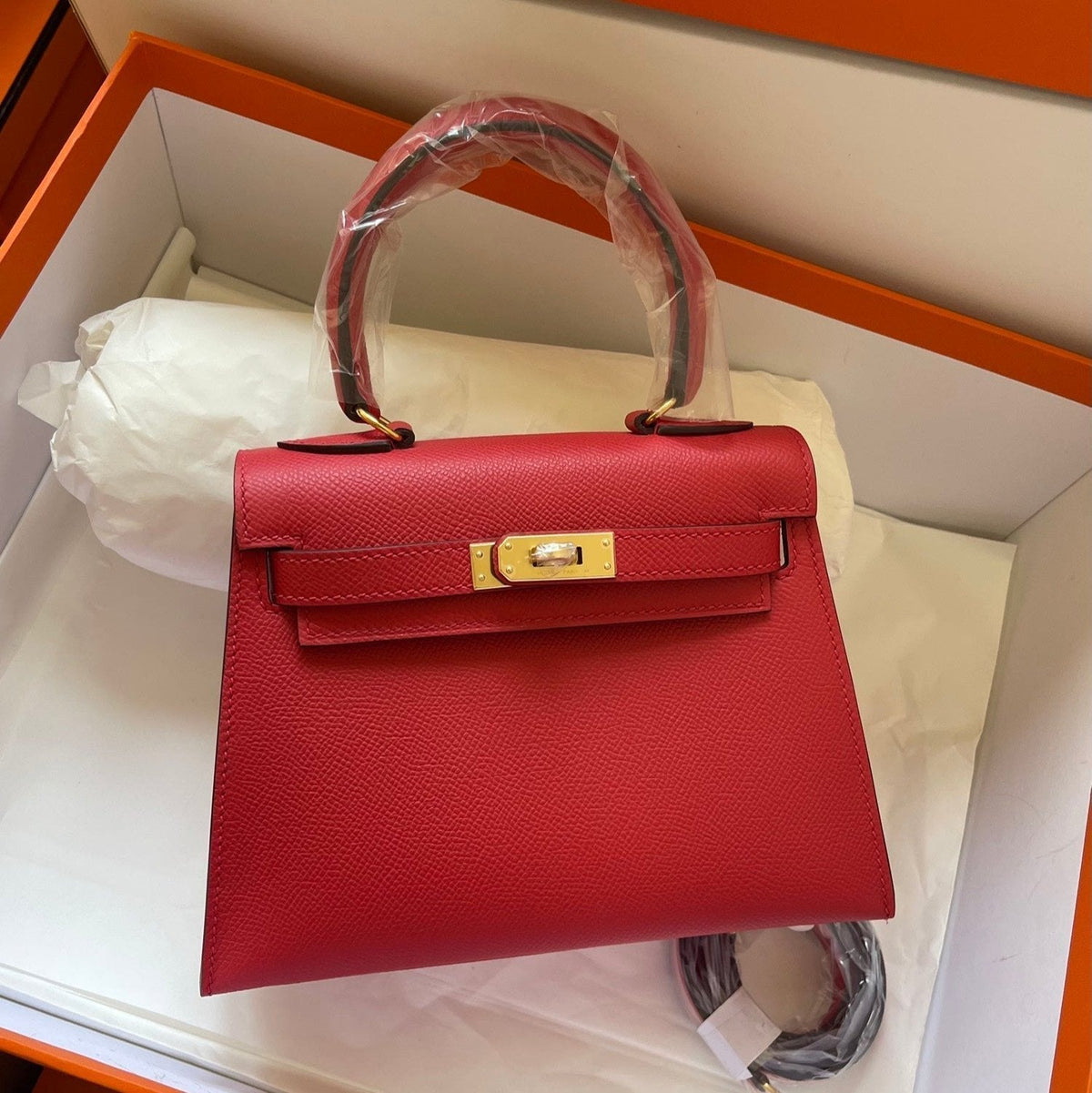 KELLY MINI 20 BAG IN RUBY RED CALFSKIN WITH GOLD HARDWARE (MADE-TO-ODER)