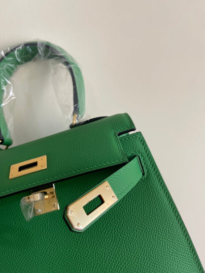KELLY MINI 20 BAG IN EMERALD GREEN CALFSKIN WITH GOLD HARDWARE (MADE-TO-ODER)