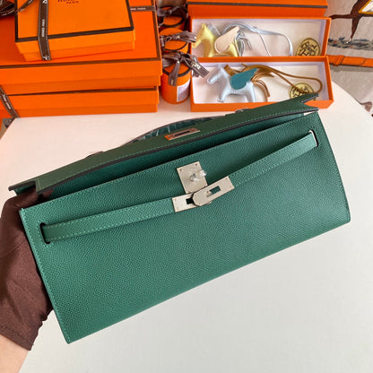 KELLY CUT 31 IN GREEN FOREST CALFSKIN WITH SILVER HARDWARE