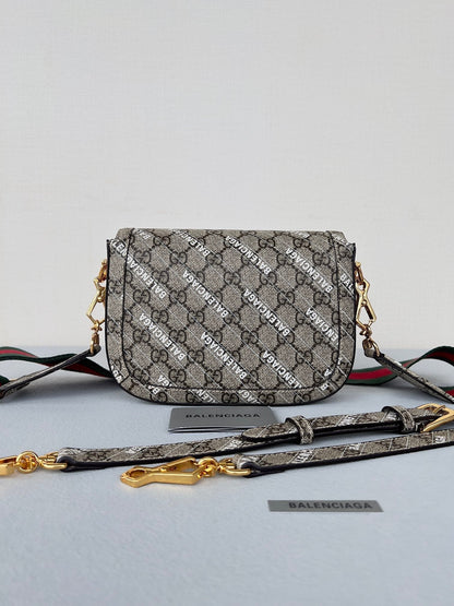 GG MINI 25 PRINTED SADDLE BAG IN EICRU BEIGE CANVAS