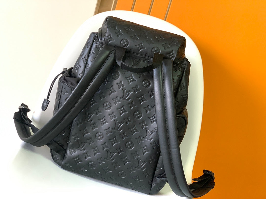 DISCOVERY BACKPACK 54 IN BLACK EMBOSSED MONOGRAM CALFSKIN