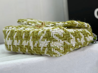 SMALL FLAP BAG 26 IN LIGHT GREEN MIX WHITE TWEED SILVER AND GOLD CHAIN