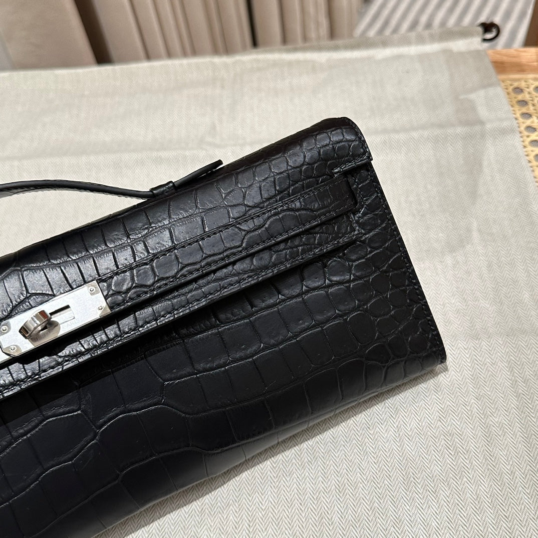 KELLY CUT 31 IN BLACK SHINY ALLIGATOR LEATHER WITH SILVER HARDWARE (MADE-TO-ODER)