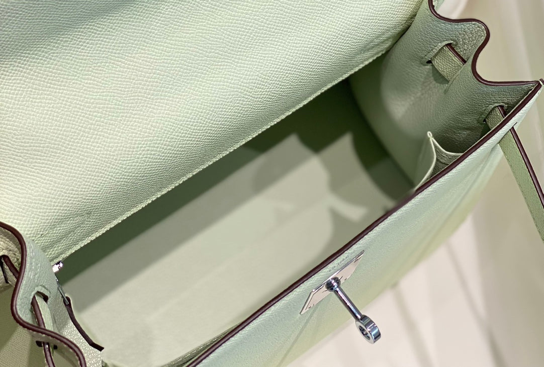 KELLY 28CM IN VERT FIZZ SWIFT CALFSKIN SILVER HARDWARE