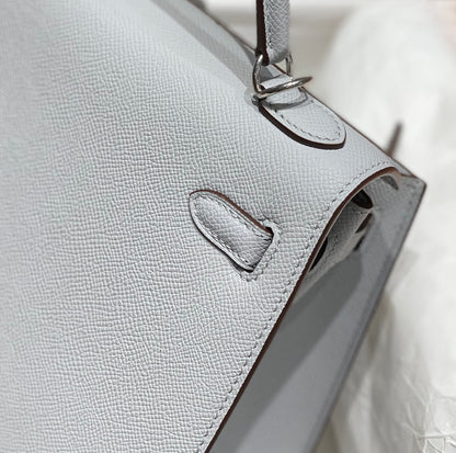 KELLY 28CM IN GRIS PERLE EPSOM CALFSKIN PALLADIUM HARDWARE