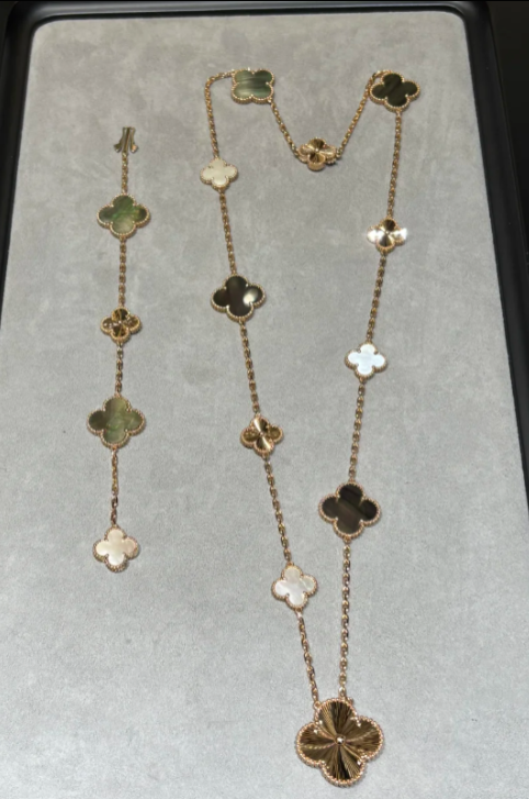[Liorra]DETACHABLE CLOVER 15(11+4) FLOWER SILVER NECKLACE SET
