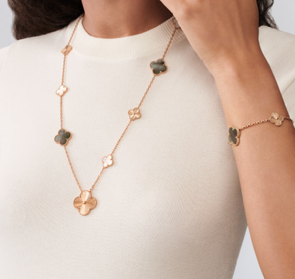 [Liorra]DETACHABLE CLOVER 15(11+4) FLOWER SILVER NECKLACE SET