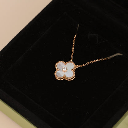 [Liorra]CLOVER 15MM DIAMOND WHITE FRITILLARIA NECKLACE