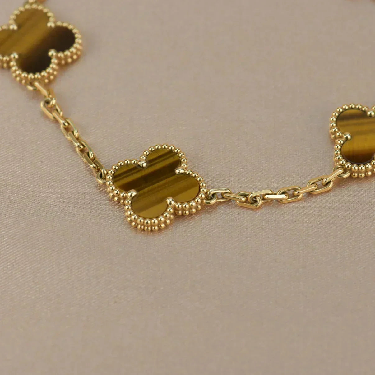 [Liorra] CLOVER 5 MOTIFS TIGER EYE BRACELET COLLECTION
